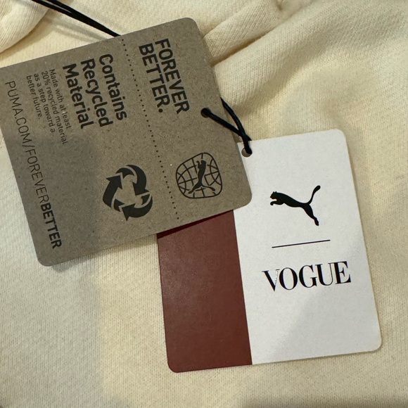 PUMA X VOGUE WOMEN’S WHITE OVERSIZED HOODIE WITH FRONT KANGAROO POUCH POCKETS - Picture 11 of 12